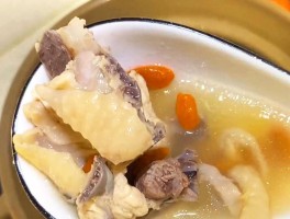 老母鸡炖汤(老母鸡炖汤有什么功效)
