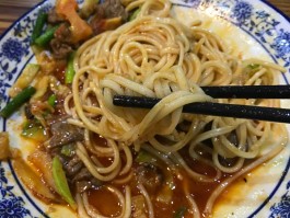 尝遍各地美食还是想念家乡牛肉面(尝遍各地美食还是想念家乡牛肉面的英文)