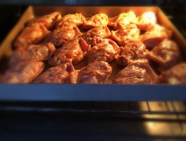 电烤箱烤鸡翅(电烤箱烤鸡翅根的温度和时间)