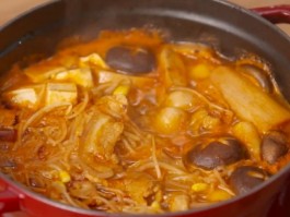 韩国泡菜锅(韩国泡菜锅这么多)