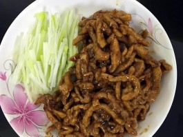 京酱肉丝的做法(京酱肉丝的做法视频)