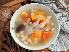 鸡脚花生汤(鸡脚花生汤里面可以放些什么)