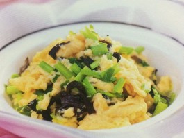 香油炒鸡蛋(香油炒鸡蛋的做法)