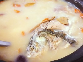 鲫鱼汤怎么炖好喝又营养(鲫鱼汤怎么炖好喝又营养丰富)