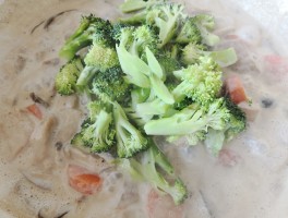 牛奶炖香菇(牛奶炖香菇对鼻炎真的有用吗)