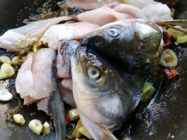 正宗酸菜鱼的做法(正宗酸菜鱼的做法步骤窍门)